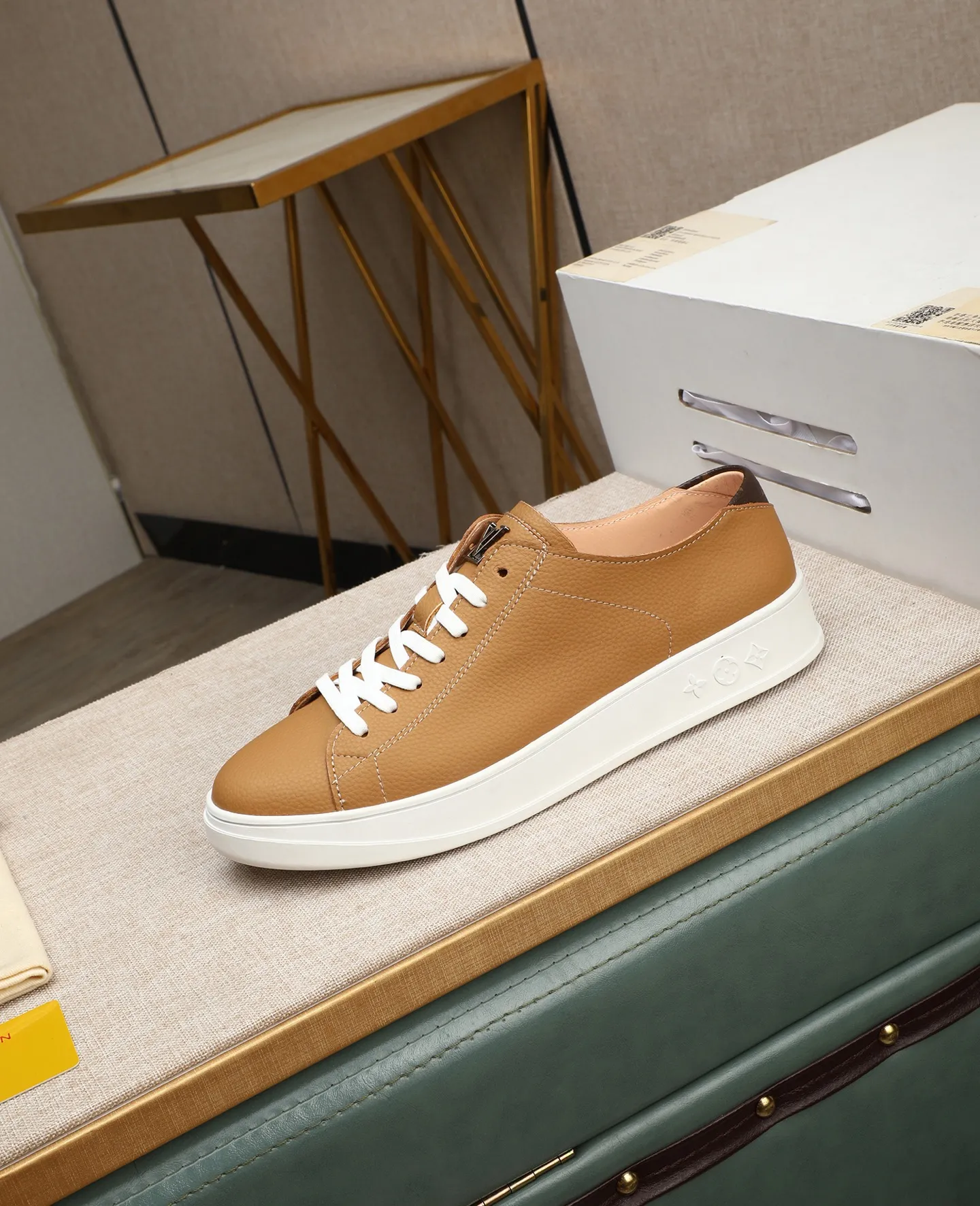 Men's shoes 💰440 📛📛【LOUIS VUITTON】Louis Vuitton official website synchronized new products 👟Milan fashion catwalk style 🇰🇾🇰🇾LV family logo, celebrity style, a must-have for fashionistas ⚠️First-layer calfskin ➕Genuine leather lining ➕Official website original version special outsole 👞Number 38-44